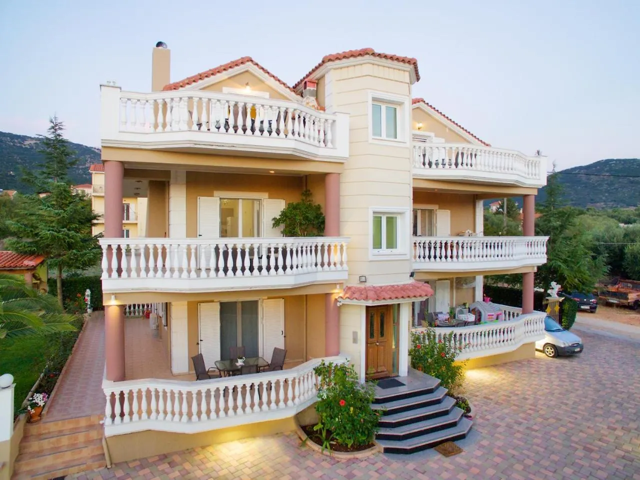 Madalena'S Apartment Razata Greece